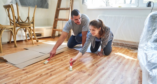 Est-ce faisable de rénover un parquet ancien sans poncer ?